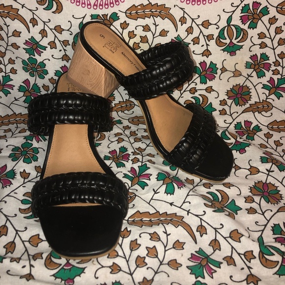 Shoes - Picture 3 of 4